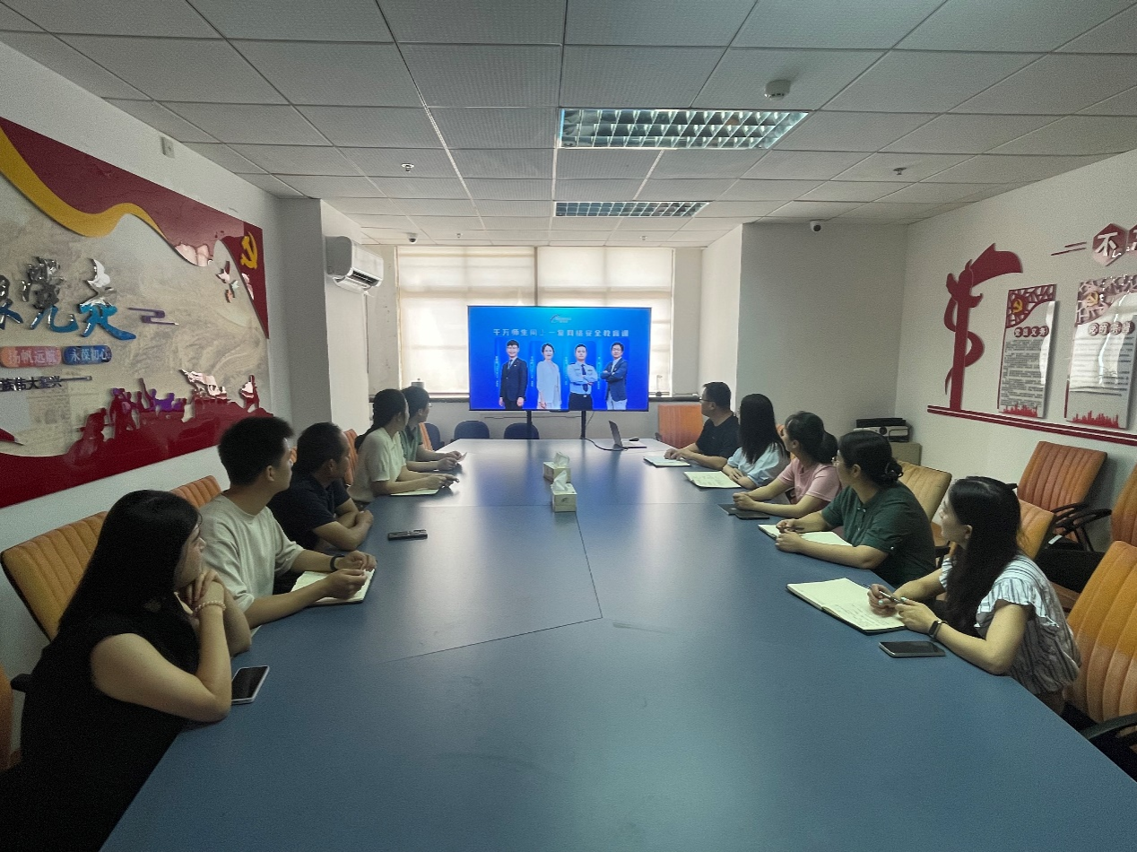 女性抹胸开襟哺乳衣的注意事项