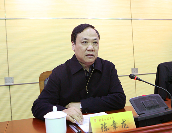 女性抹胸开襟哺乳衣的注意事项