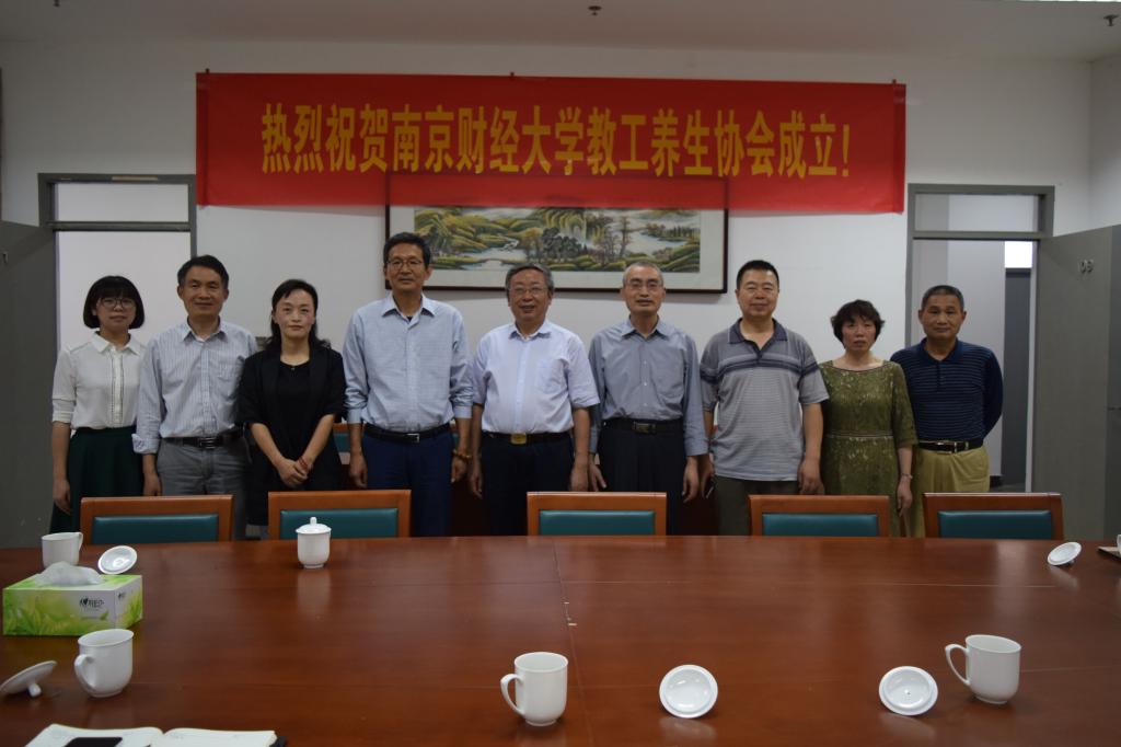 女性抹胸开襟哺乳衣的注意事项