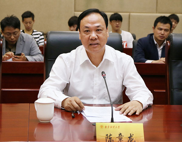 女性抹胸开襟哺乳衣的注意事项