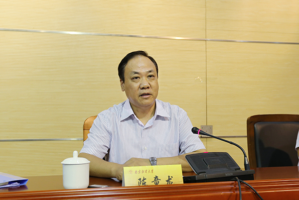 女性抹胸开襟哺乳衣的注意事项