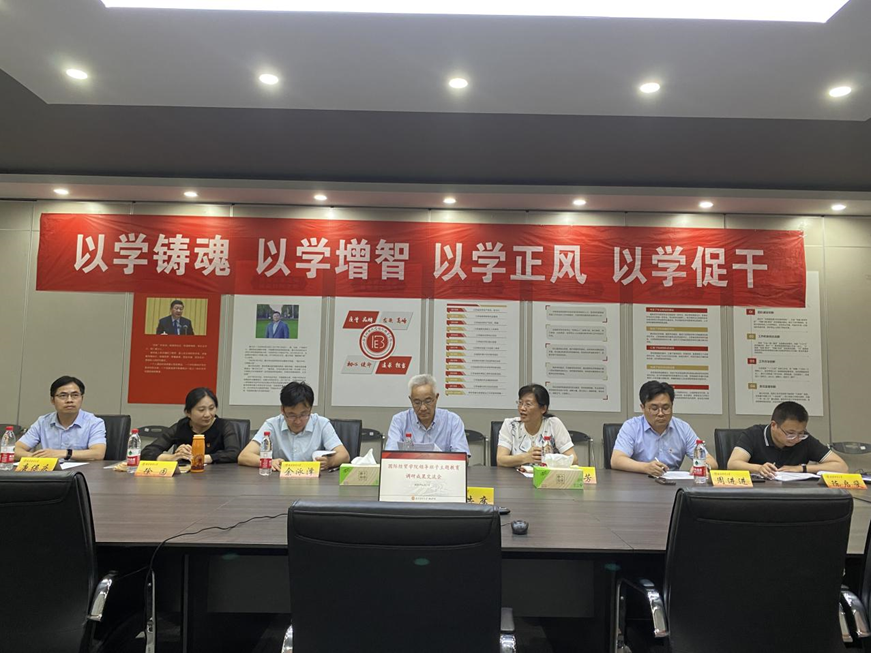女性抹胸开襟哺乳衣的注意事项