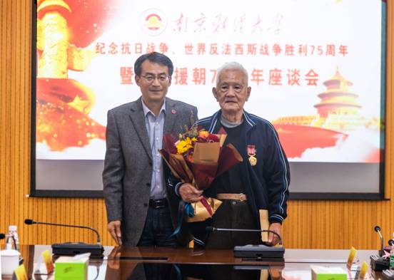 女性抹胸开襟哺乳衣的注意事项
