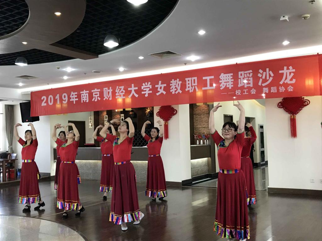 女性抹胸开襟哺乳衣的注意事项