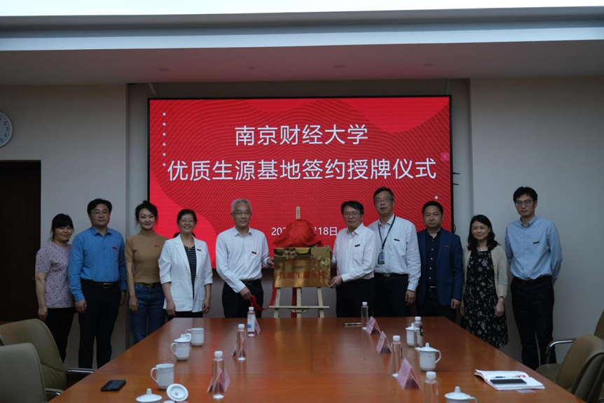女性抹胸开襟哺乳衣的注意事项
